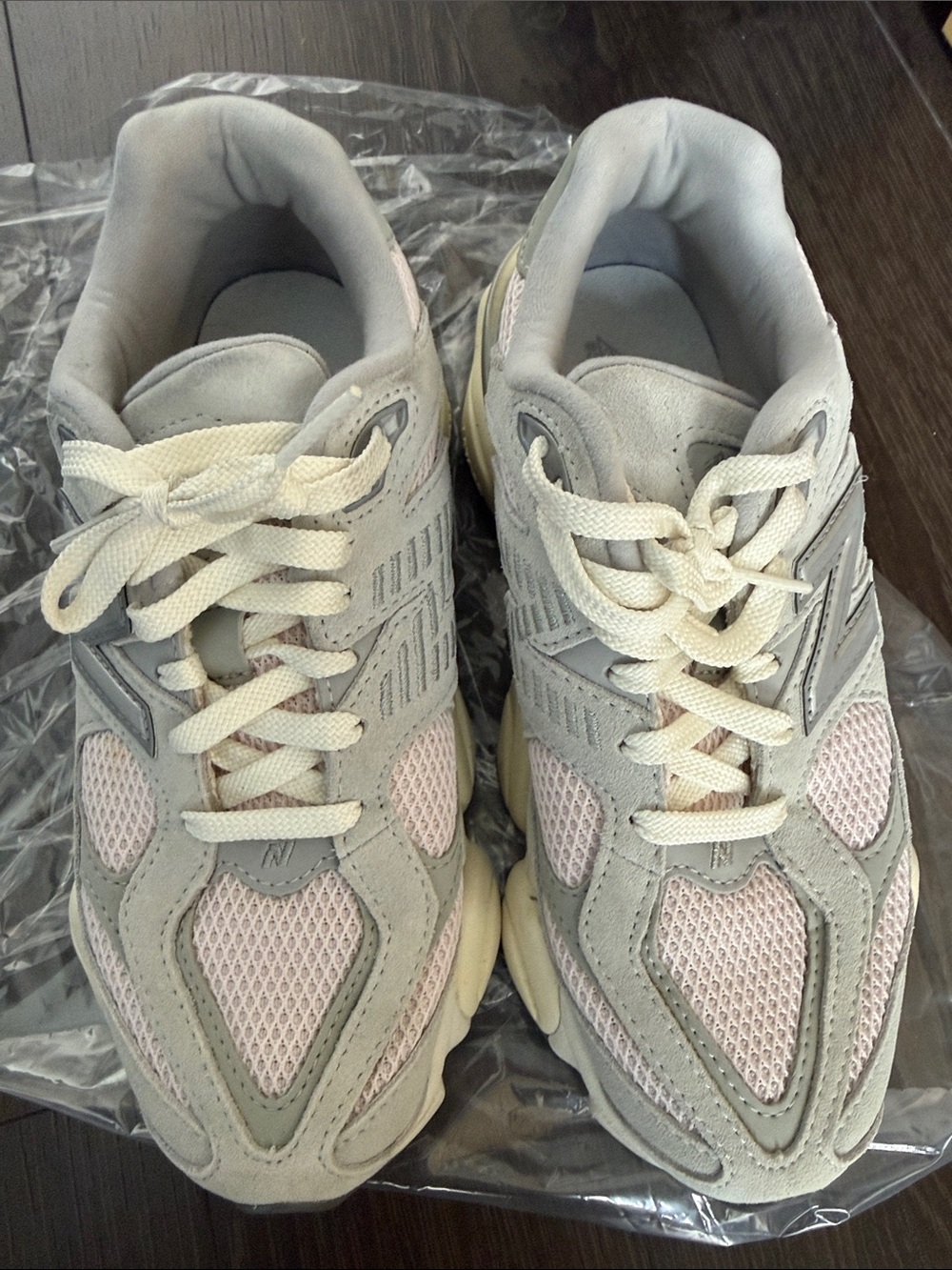 New Balance Women's Gray and Pink Mesh Athletic Sneakers